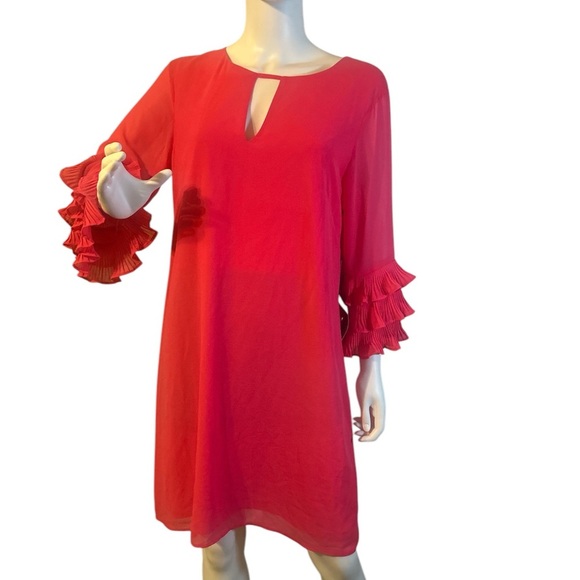 Vince Camuto Women's Chiffon Float Shift Dress with Pleated Sleeves - Picture 4 of 10